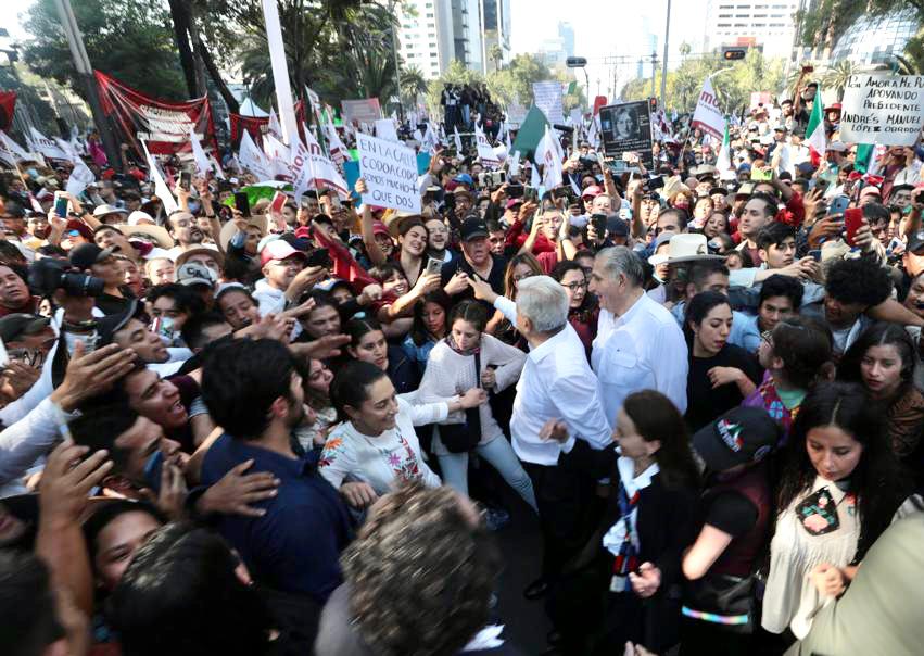 amlo-y-adan-augusto-marchando