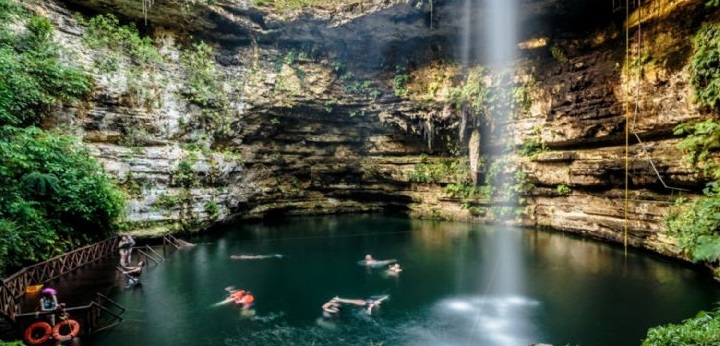 Cenote en Hacienda Selva Maya de Yucatán